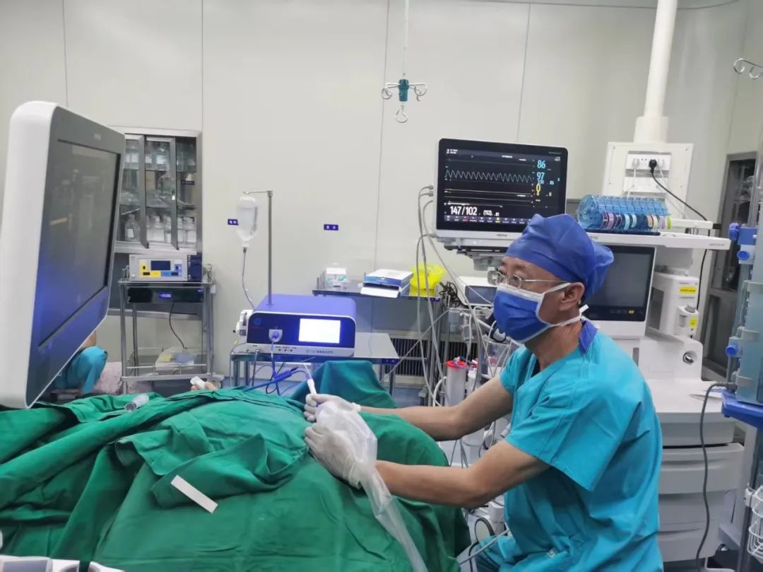 自强模范 助残先进 | 以超声之眼守护健康——记承德市中心医院超声科主任王洪