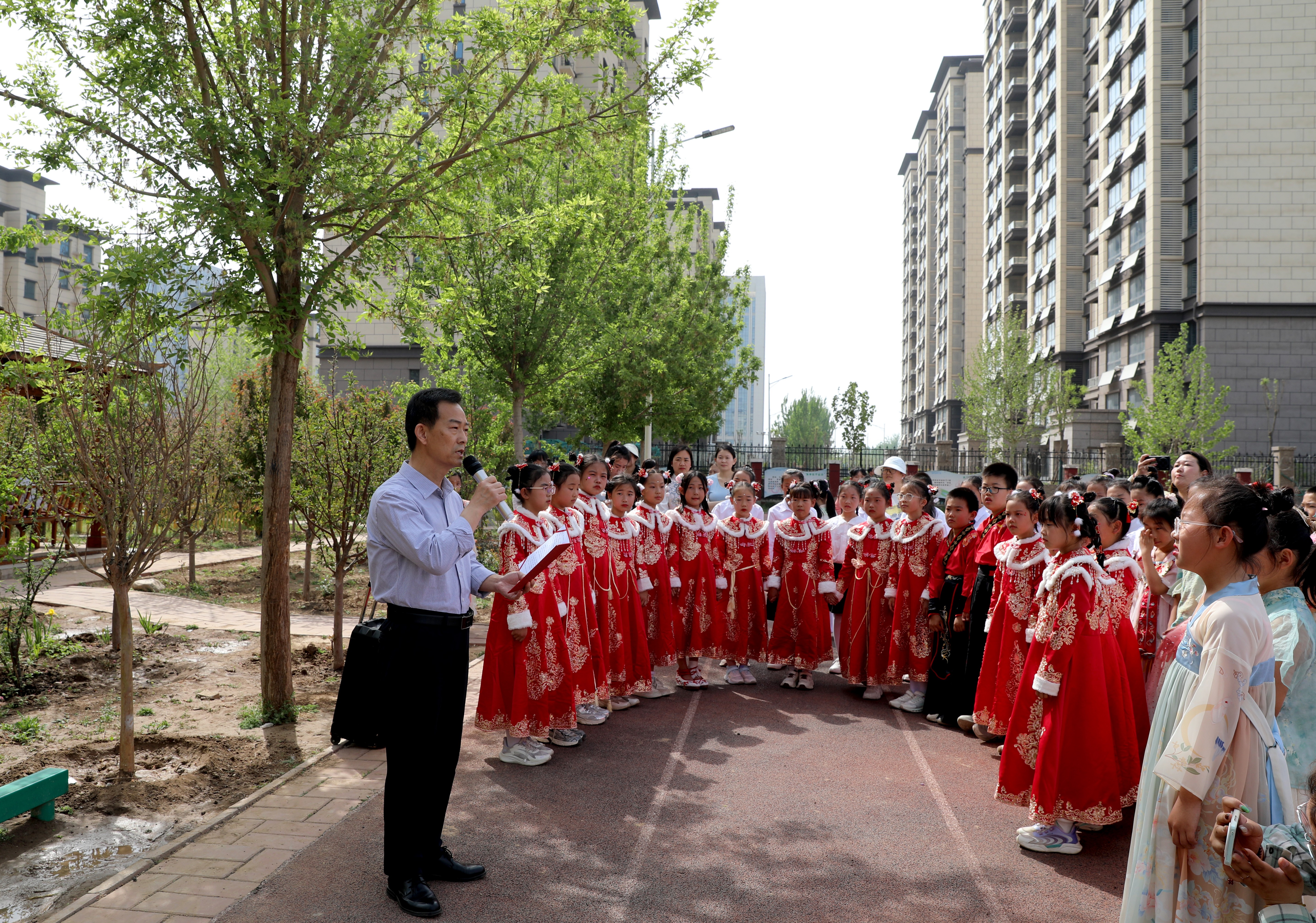 河北肃宁：春日花笺书梦卷 书香雅韵漫校园_fororder_3
