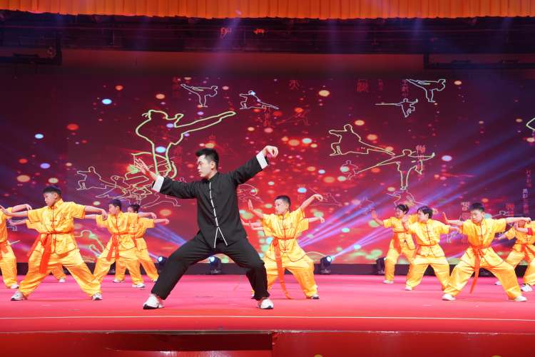 图片默认标题_fororder_武术表演《冀武少年 壮志凌云》。摄影 王磊