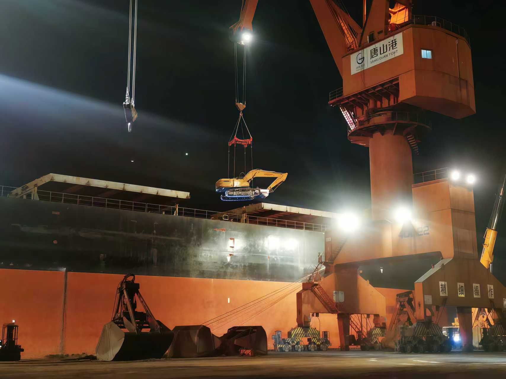 寒潮里的“通关暖流”——唐山边检站让“一带一路”跨境运输货物不“降温”_fororder_2bc2b52fb4d1fb4fa0c39187a87a148f