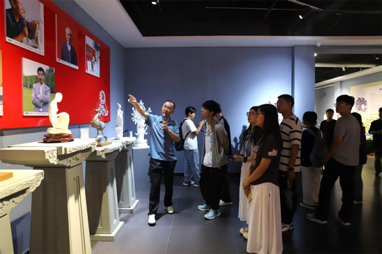 触摸千年技艺 探寻产业未来——驻保高校生走进曲阳开展雕刻研学_fororder_触摸千年技艺 探寻产业未来 驻保高校生走进曲阳开展雕刻研学153