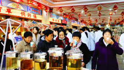 河北迁安：膏方节开诊 冬令养生有“妙招”