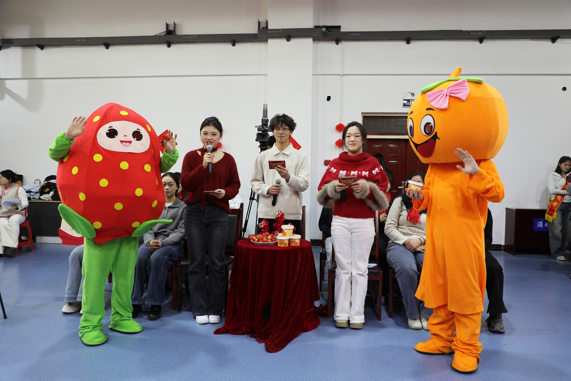 图片默认标题_fororder_2026年满城区大学生春晚非遗与特产互动区 摄影 南双双