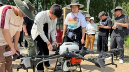河北化院智能工程系师生赴晋州市开展党员服务