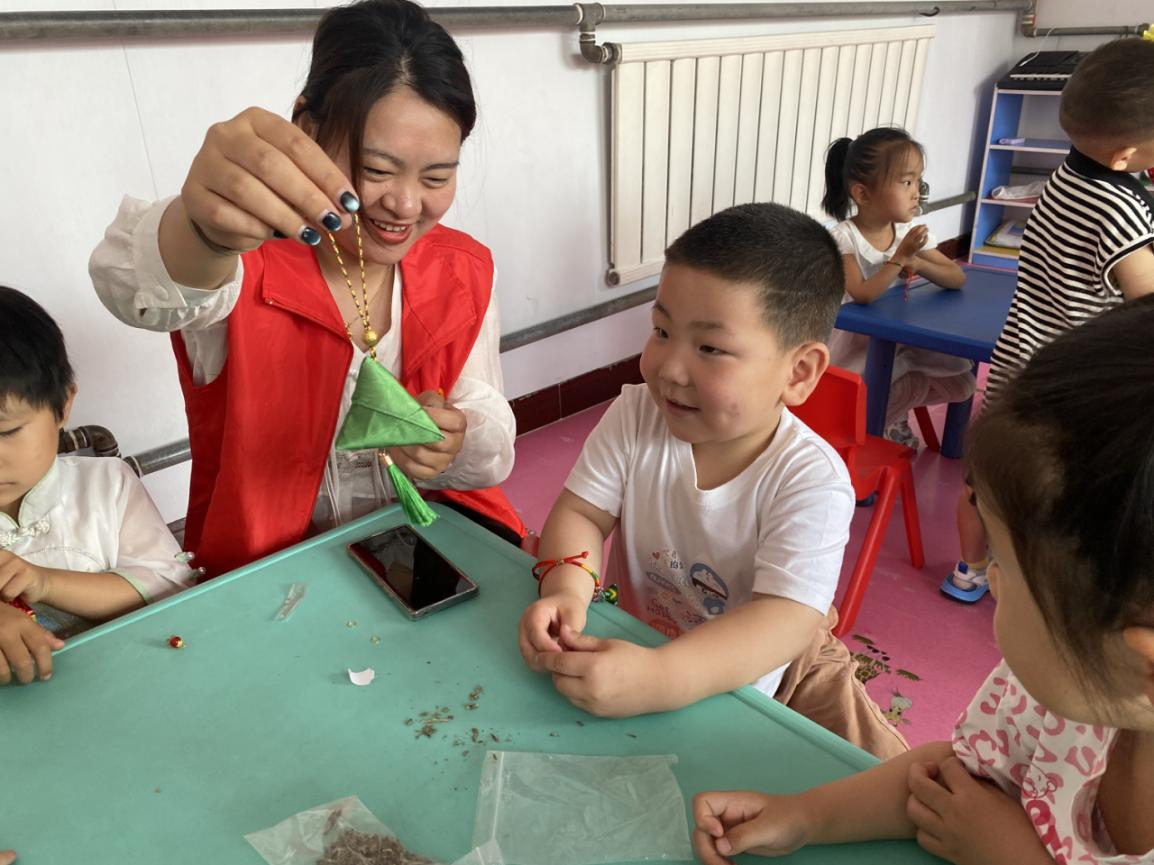 粽香情浓满城芳 多彩活动传文明---河北沧州南大港举办庆端午系列活动_fororder_图片 3