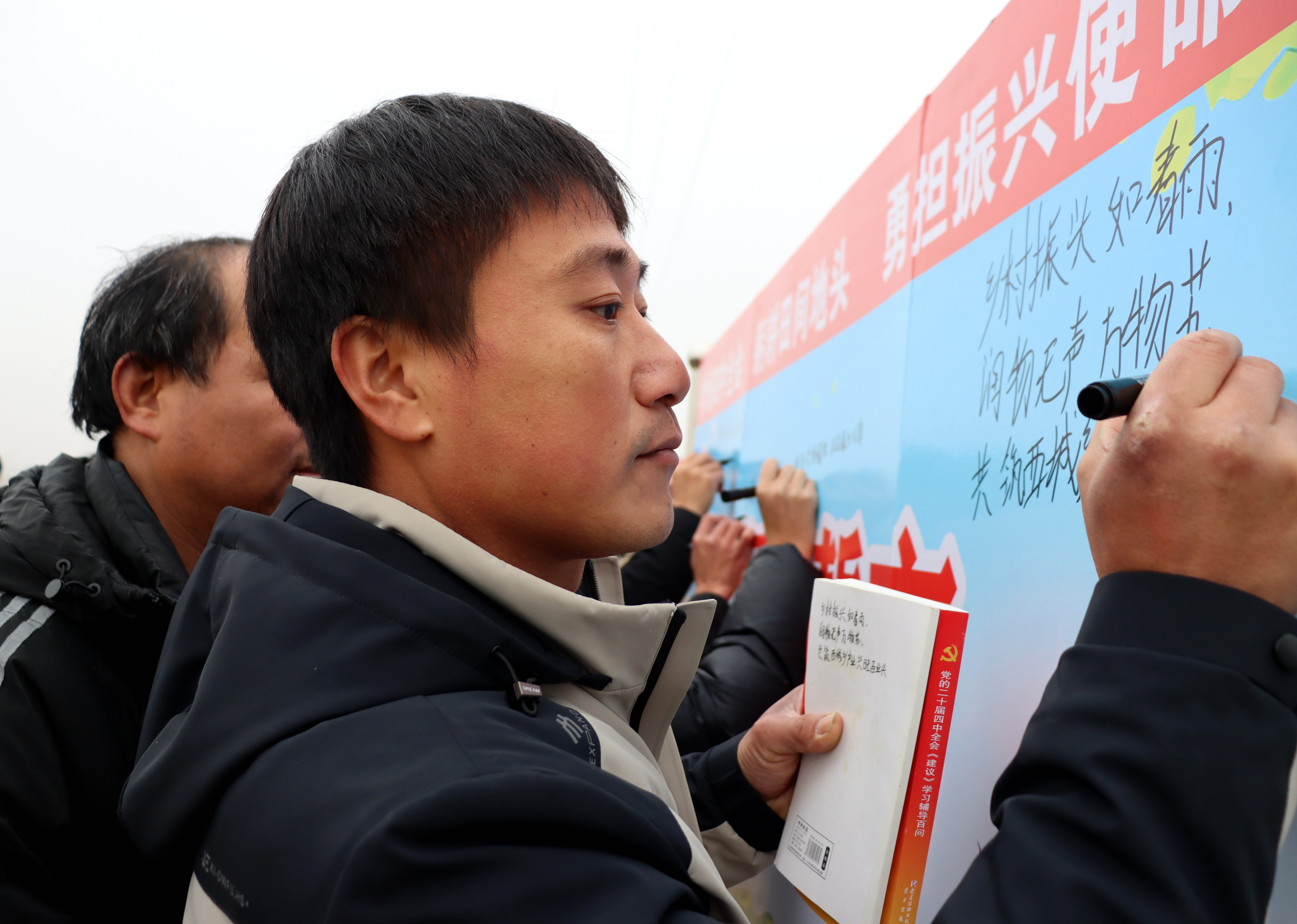 河北献县：田间地头上党课 振兴一线砺初心_fororder_image007