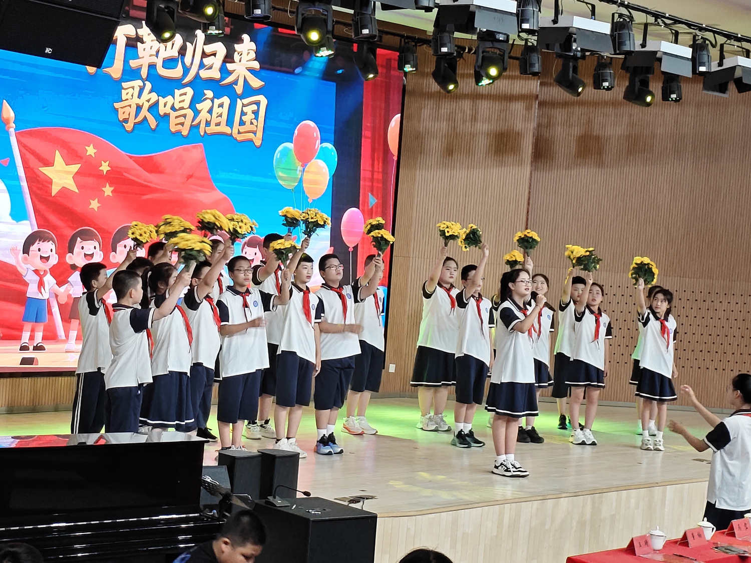 保定市满城区：蔚蓝力量点亮希望星光 携手研学活动筑梦未来_fororder_孩子们一起载歌载舞 摄影 王力峰