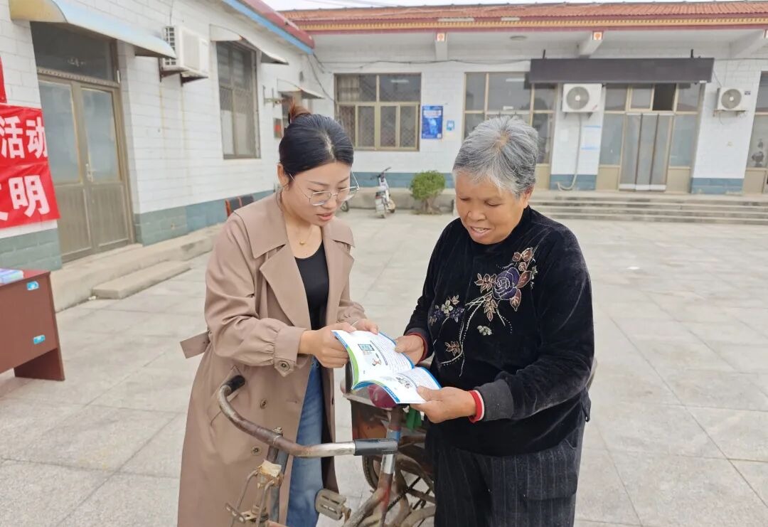 晋州市委网信办开展“清朗·燕赵净网2025”网络生态治理专项行动主题宣传进农村活动_fororder_5