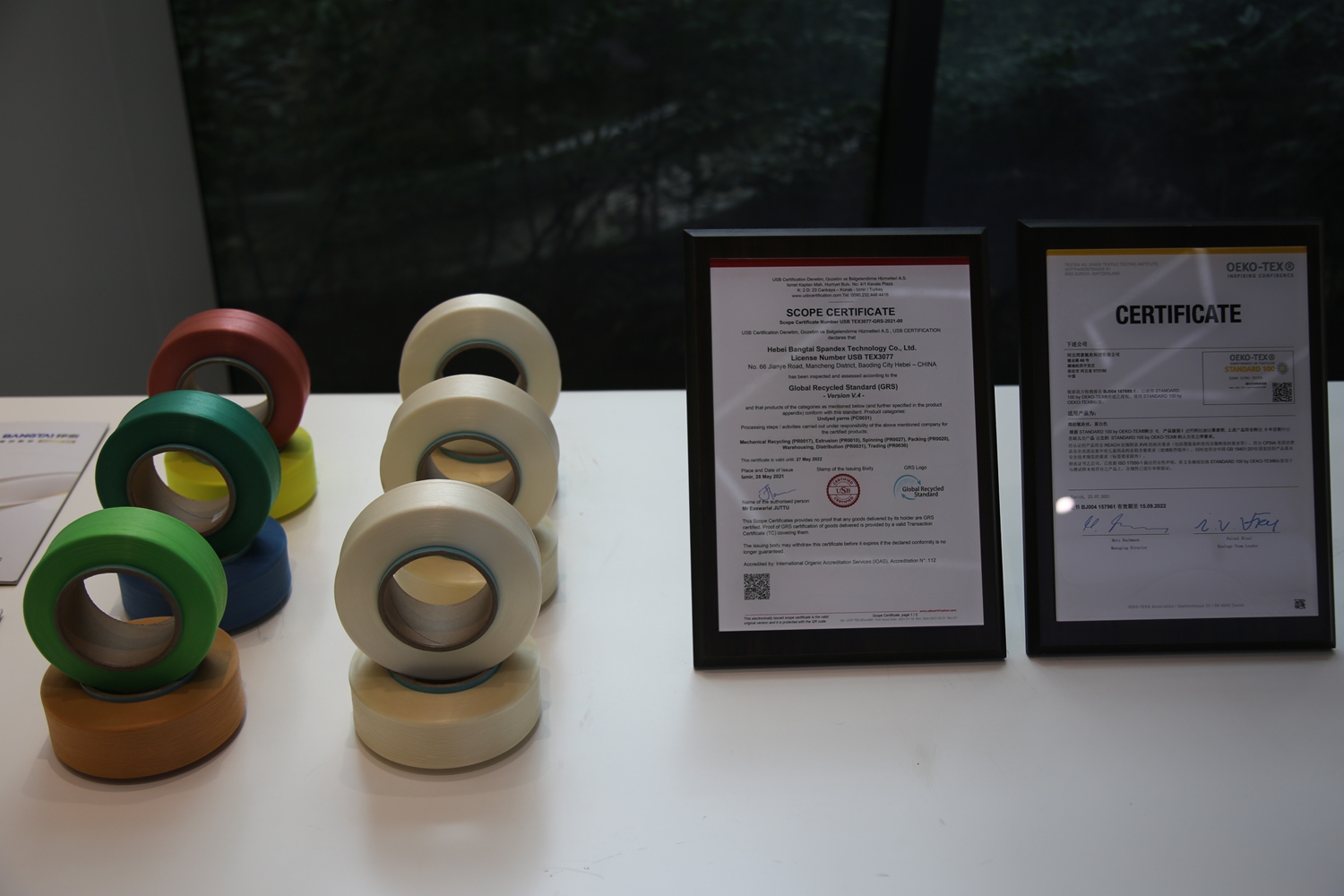 保定市满城区：新材料产业引领高质量发展_fororder_公司研发的产品 摄影 张辰泽.JPG