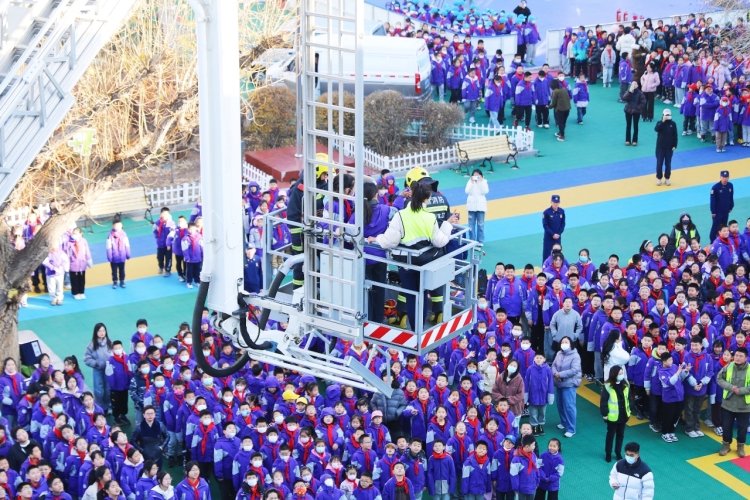 河北张家口：应急演练进校园_fororder_b911265381954c1acfe61bcacef634dc