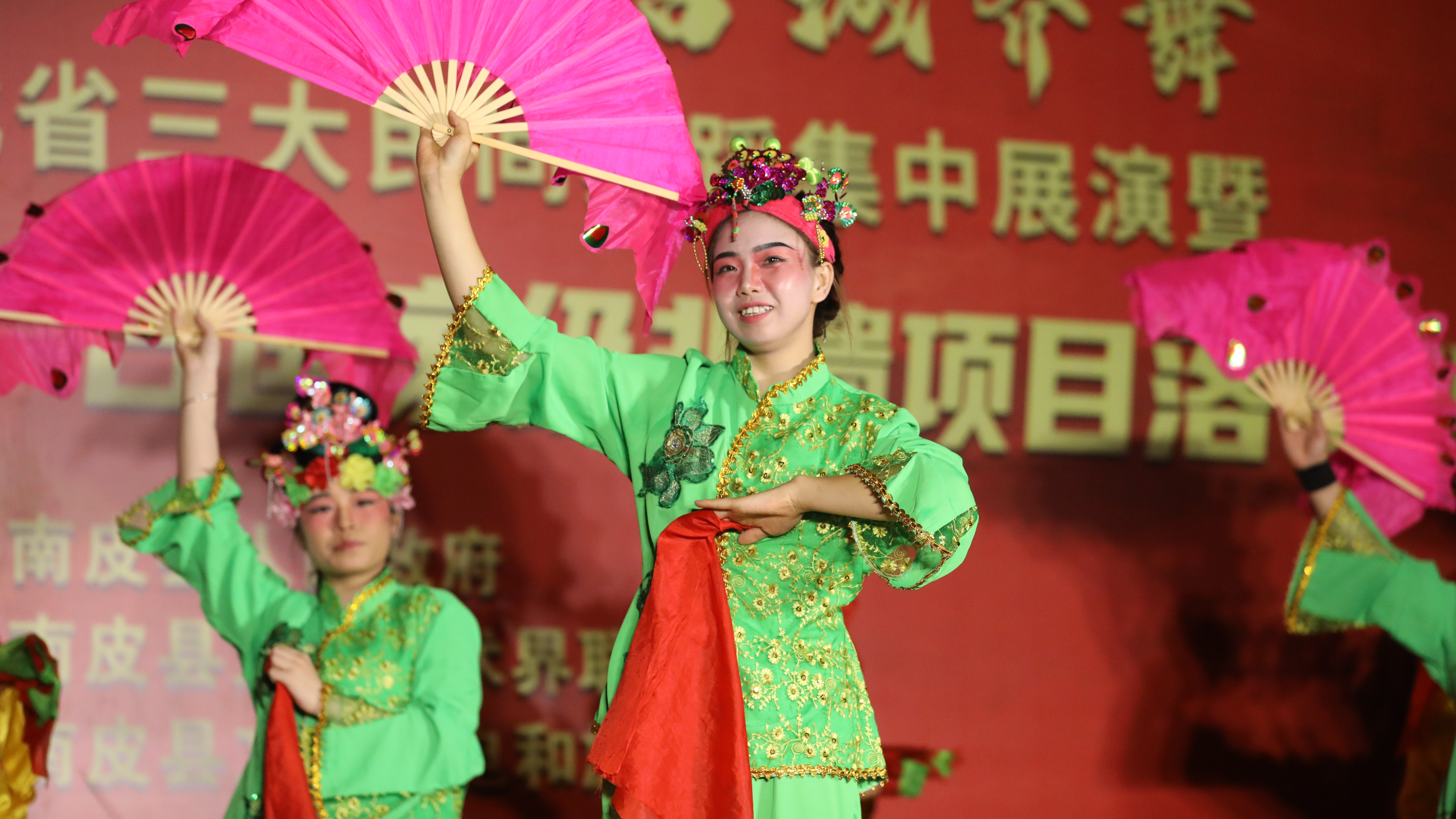 河北南皮：民间舞蹈碰撞非遗项目 文艺汇演上“大餐”