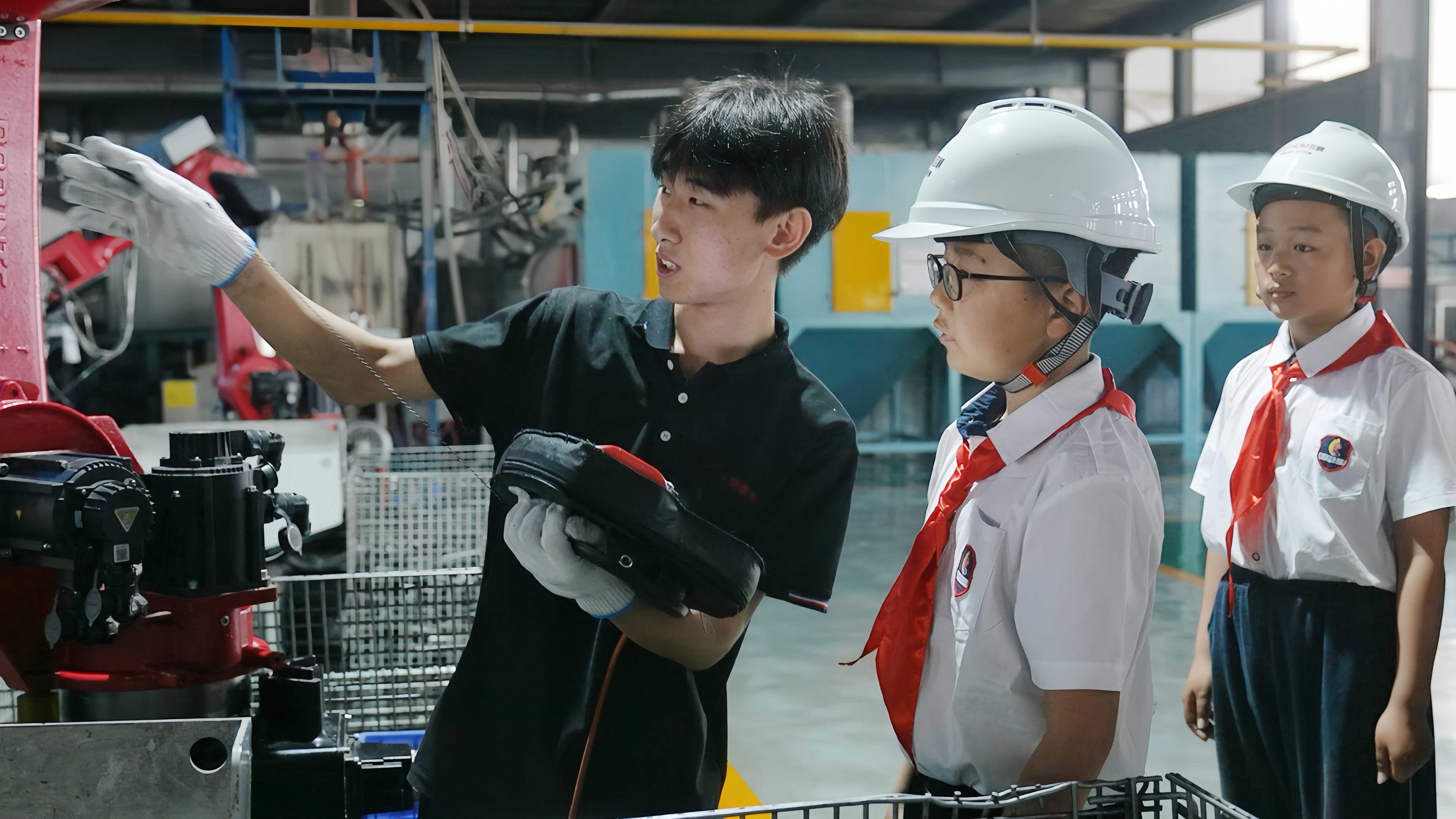 沧州市新华区：探秘工业智造 培育时代新人_fororder_探秘工业智造 培育时代新人2