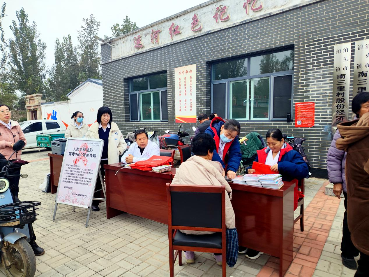 河北泊头：“跑腿帮帮团”上门服务暖民心_fororder_图片3