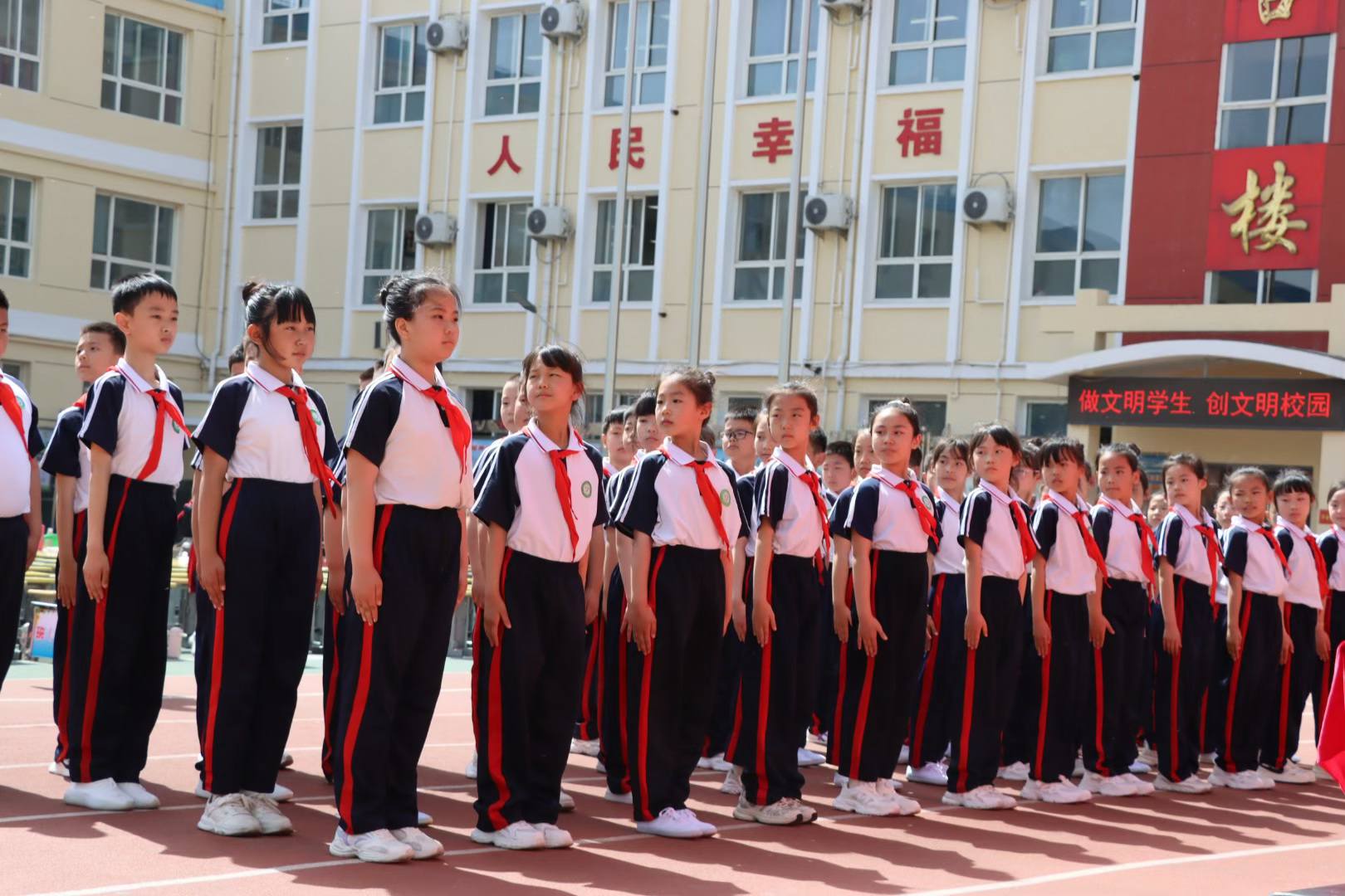 保定市满城区：星火成炬·踏歌而行_fororder_整齐一致的队列 摄影 李晓宇