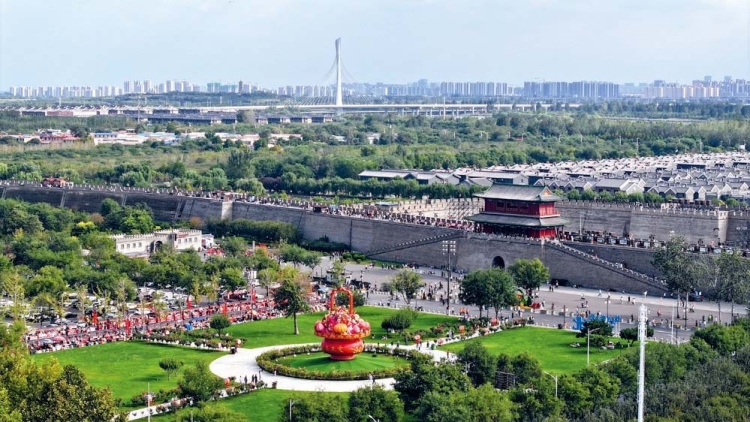 业态新颖增人气 消费升级添动能——“双节”期间石家庄文旅市场精彩纷呈_fororder_微信图片_20251009153540_497_39