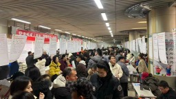 春风送岗暖人心 就业服务启新程——莲池区2026年“春风行动”专场招聘会成功举办