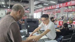 河北高阳：审批服务送上门 便民利企暖民心