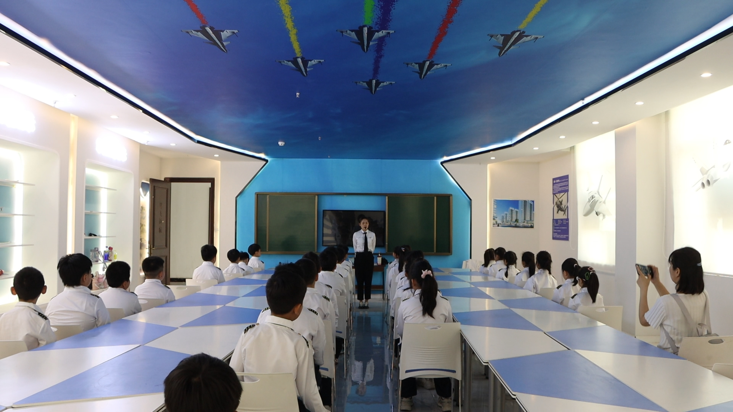 邯郸肥乡：“航空小镇”翼飞通航科普教育基地受青睐_fororder_邯郸肥乡：“航空小镇”翼飞通航科普教育基地受青睐5