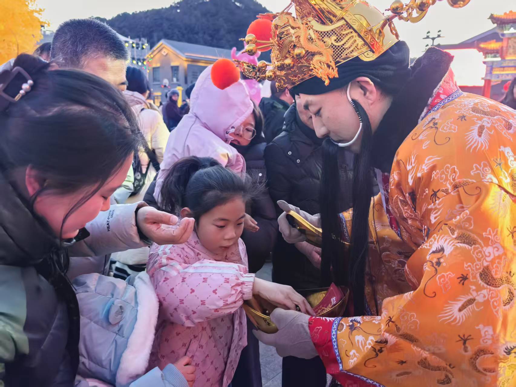 图片默认标题_fororder_市井NPC趣味互动。孙占军摄