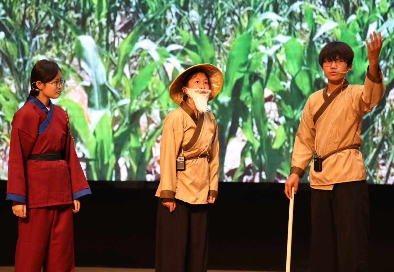河北河间：举行中小学外文戏剧展演活动_fororder_图片4