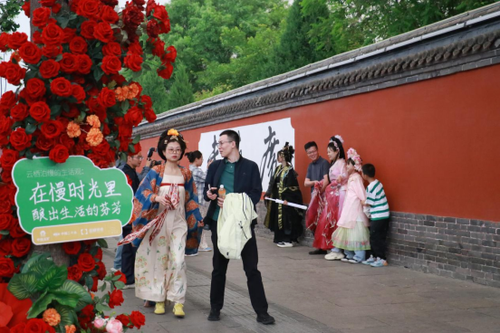 繁花似锦人如潮 石家庄出游“热力”十足_fororder_【新修改】石家庄出游“热力”十足671