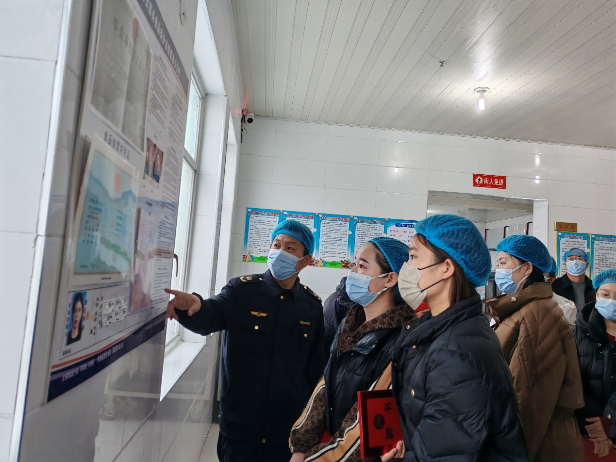 河北海兴:家园共治 守护幼儿“舌尖上的春天”_fororder_图片 2
