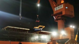 寒潮里的“通关暖流”——唐山边检站让“一带一路”跨境运输货物不“降温”