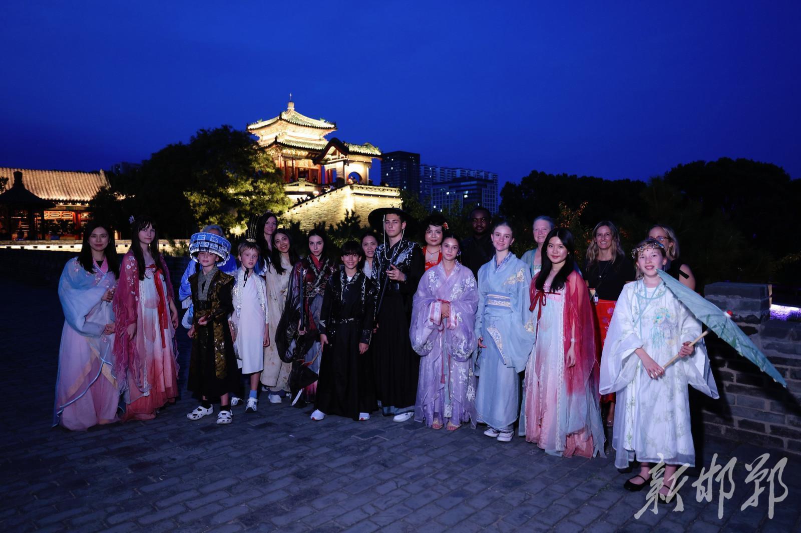 中文韵律与邯郸文脉相遇 2025“汉语桥”中文+影视配音主题夏令营在邯郸举办