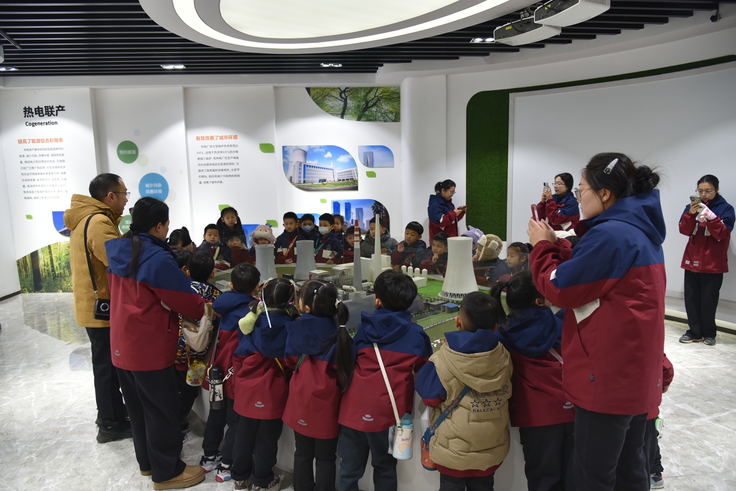 图片默认标题_fororder_满城区博苑泰和幼儿园“探索高效能源 共筑绿色未来”活动现场 摄影 刘凡