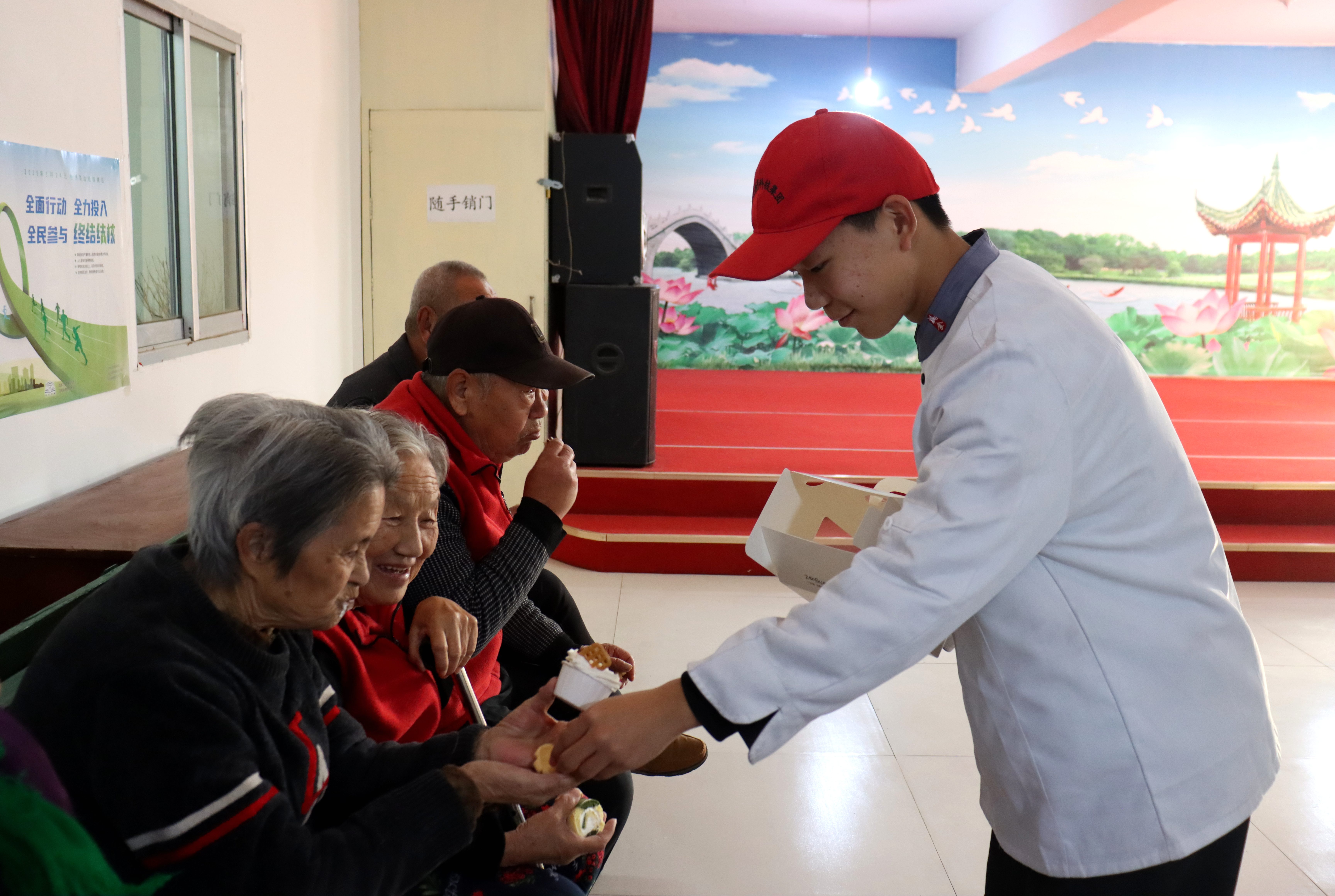 河北献县：青春暖夕阳 敬老传真情_fororder_image003