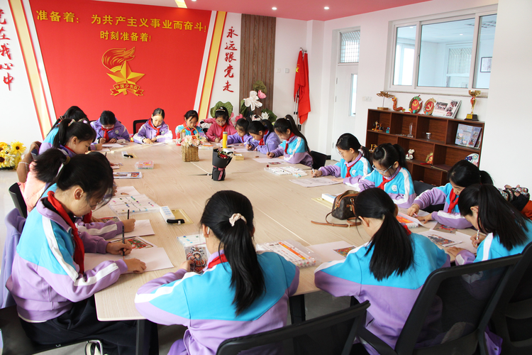 河北高陽:傳統文化進校園 民俗薈萃迎新年