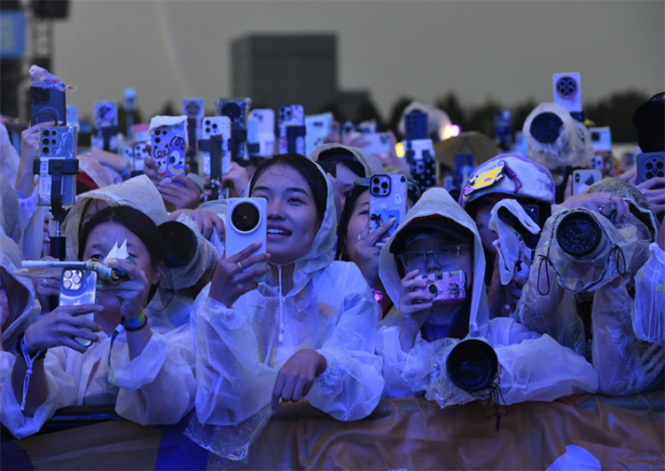 2025石家庄草莓音乐节火爆开唱