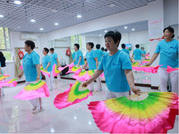 沧州市新华区：邻里趣味运动会 共筑民族团结情_fororder_沧州市新华区：邻里趣味运动会 共筑民族团结情587