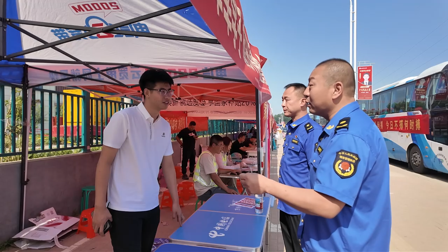 图片默认标题_fororder_满城区多部门协调联动“护航”高考 摄影 田嘉成