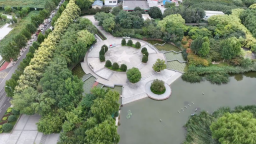 石家庄市鹿泉区：服务升级迎“双节” 游园 环境焕新颜
