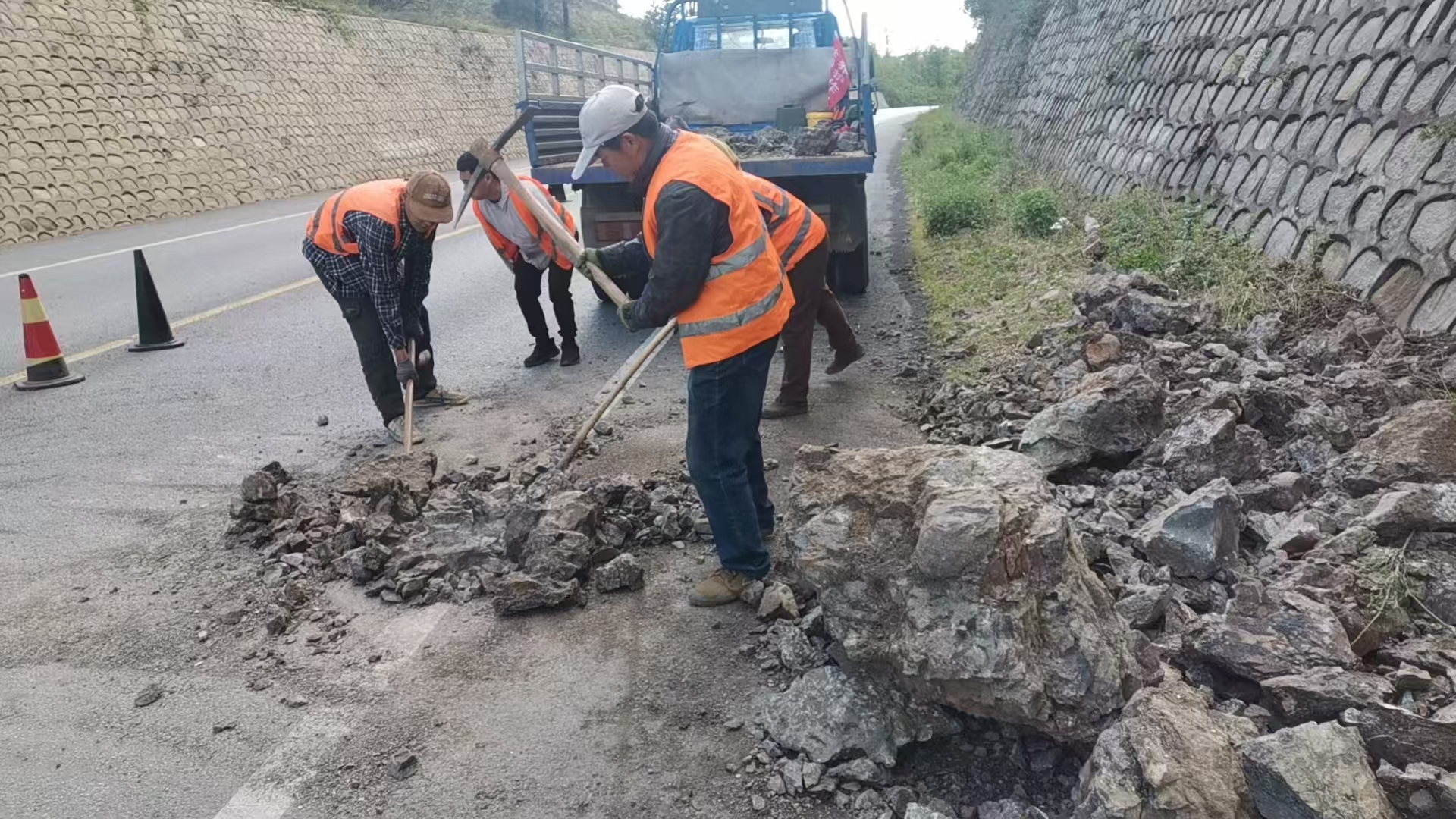 河北省平泉市道路养护服务中心跑出高质量发展“加速度”_fororder_image001