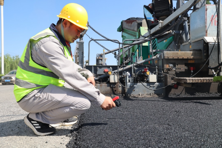 河北沧州：公路养护研用新材料降耗增“绿”_fororder_河北沧州：公路养护研用新材料降耗增“绿”627