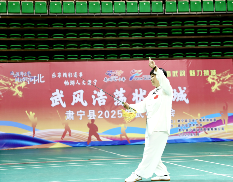 河北肃宁：300余名武术爱好者云集秀“绝活儿”_fororder_河北肃宁：300余名武术爱好者云集秀“绝活儿”4