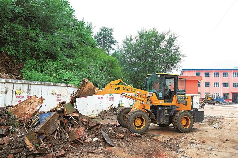 承德市多家企业积极帮助兴隆县灾后恢复重建