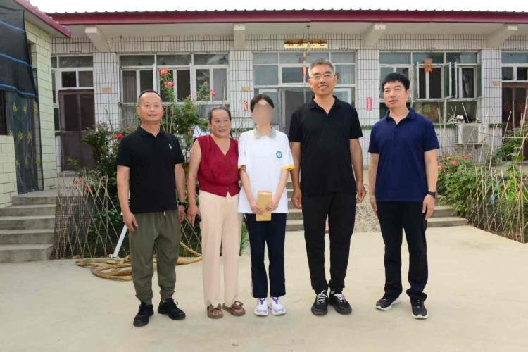 高碑店97岁老党员捐1.2万 以银发力量照亮困境学子求学路_fororder_微信图片_20250701155859