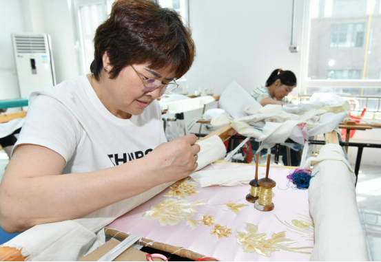 河北肃宁：指尖“绣”出万千气象_fororder_河北肃宁：指尖“绣”出万千气象72