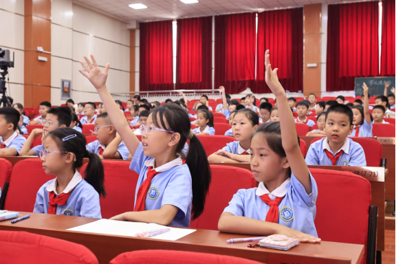 沧州市新华区：科普讲座点燃青少年科学热情_fororder_沧州市新华区：科普讲座点燃青少年科学热情607