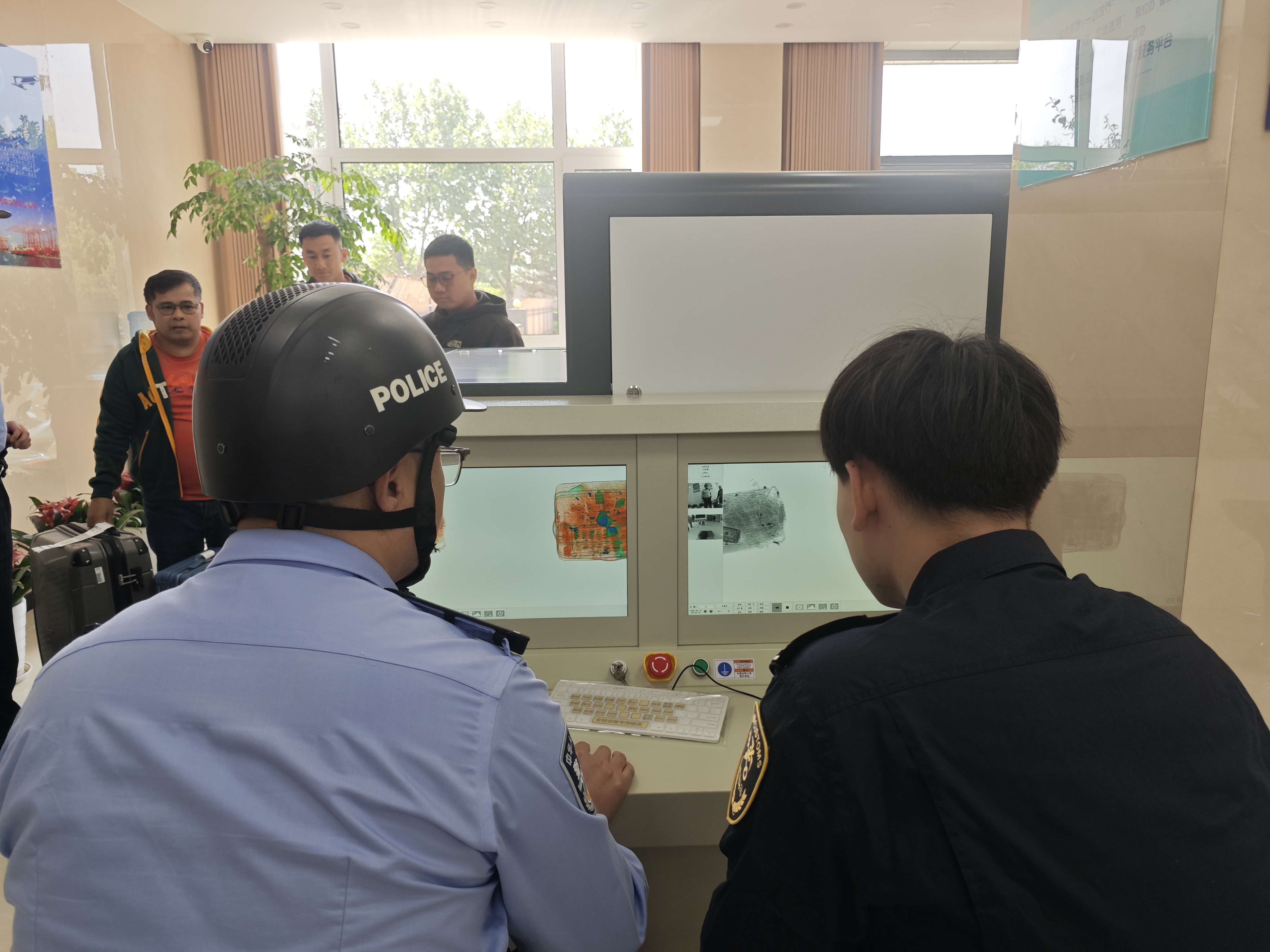唐山边检站与京唐港海关协同打造“一站式通关”新范式 助力口岸营商环境再升级_fororder_微信图片_20250718141153