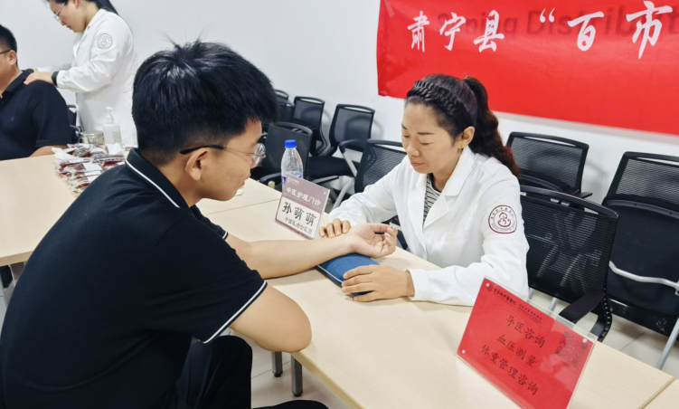 河北肃宁：贴心礼包暖“新”更暖心_fororder_图片3