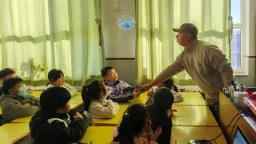 遵化：无人机科普进校园 播撒低空经济“科技种子”