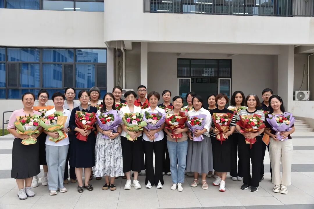石家庄市第二十三中学举行2025年青年教师拜师仪式_fororder_640