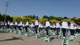 保定市满城区：亲子共逐绿径 成长浸润自然