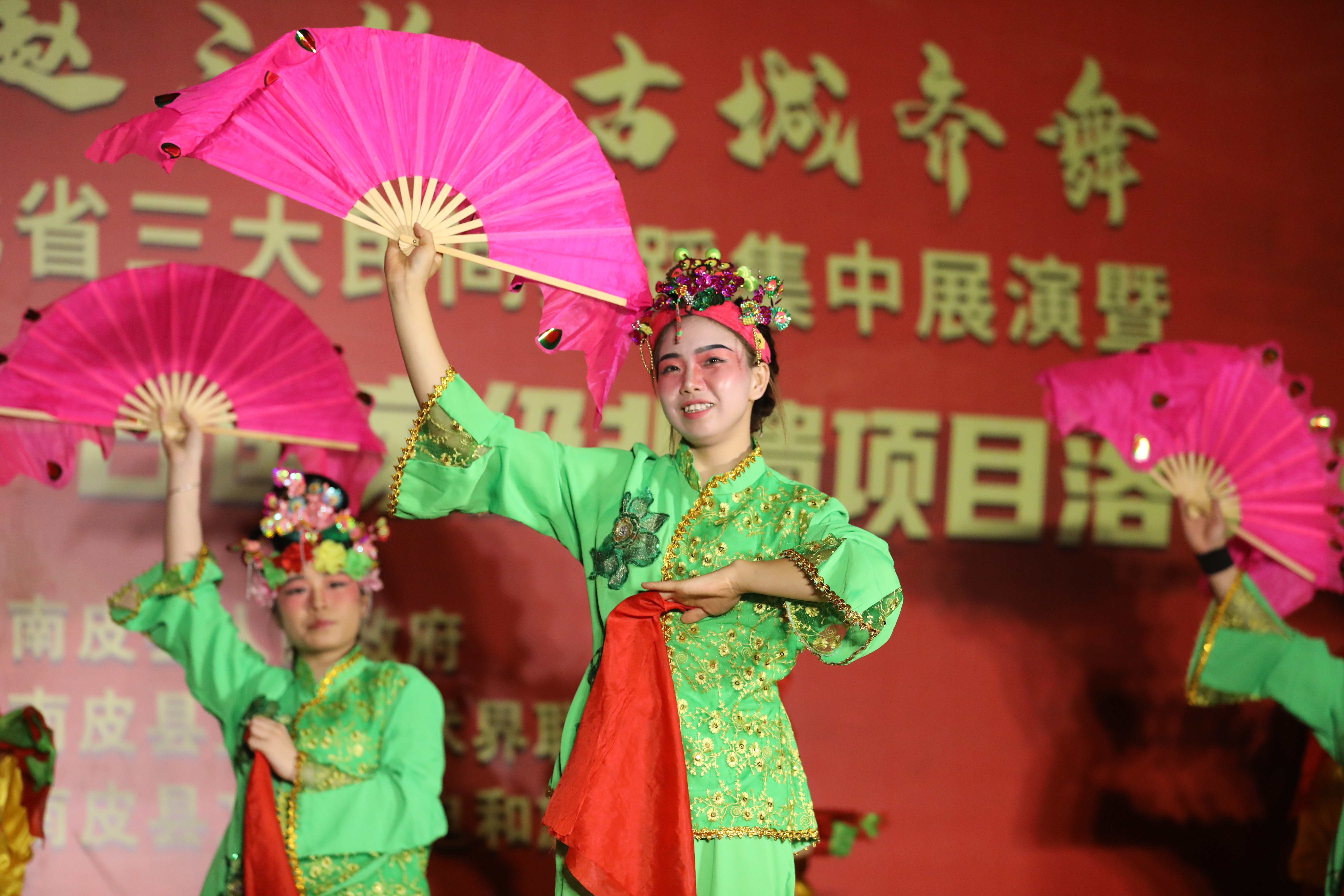 河北南皮：民间舞蹈碰撞非遗项目 文艺汇演上“大餐”_fororder_河北南皮：民间舞蹈碰撞非遗项目 文艺汇演上“大餐”3