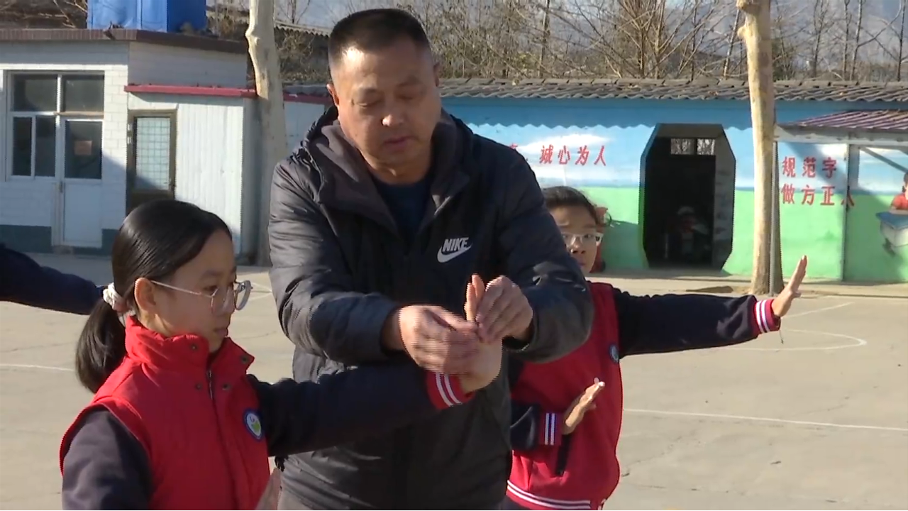 石家庄市鹿泉区：传承中华武术精神 培育新时代好少年