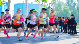 河北高阳：2025半马激情开跑 5000跑友畅享纺乡魅力